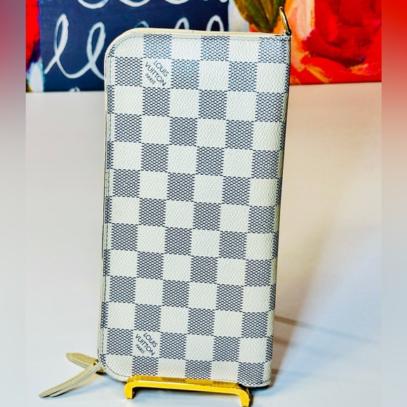 Louis Vuitton damier long bifold wallet. - Picture 5 of 16